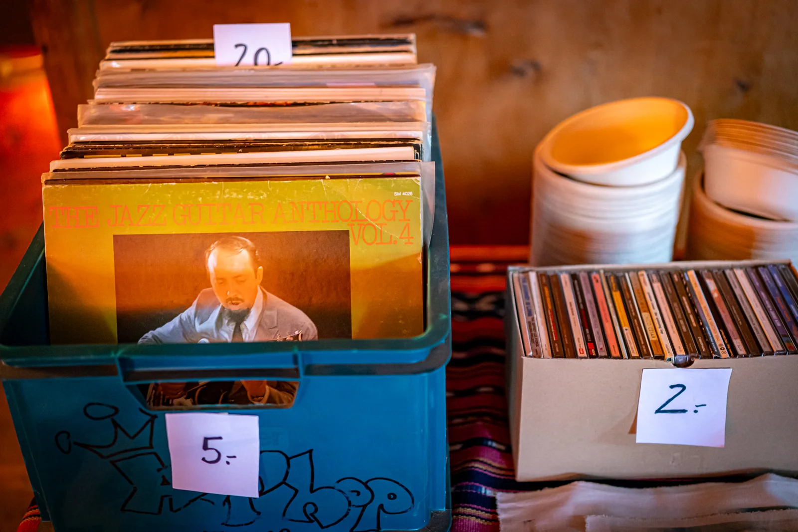 Schallplatten, CDs und weitere musikalische Fundstücke beim Flowmarkt.